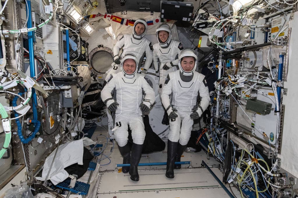NASA antecipa retorno de tripulação da ISS por causa de problema de saúde