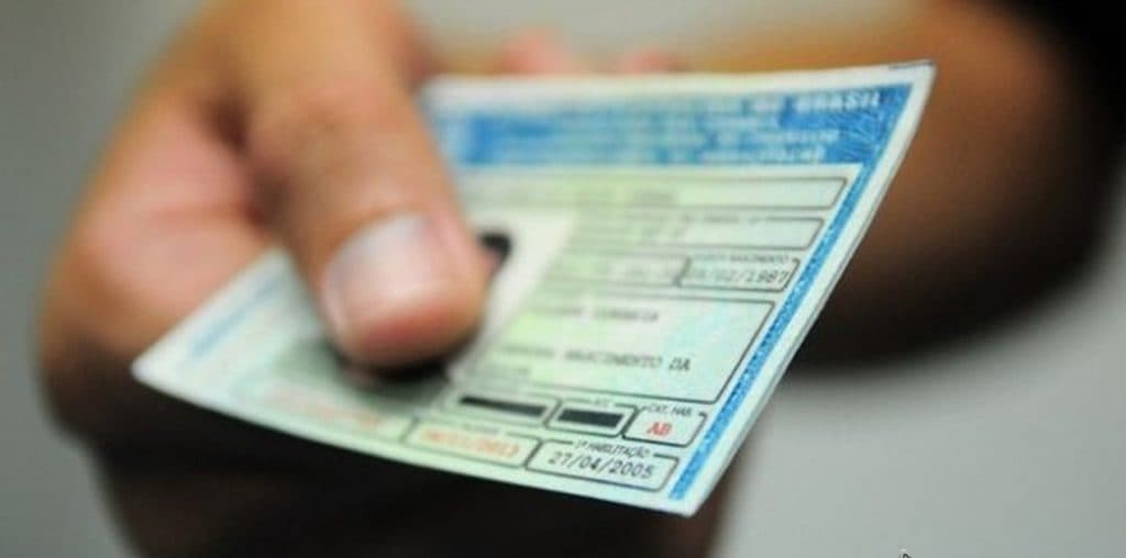 CNH brasileira passa a valer em Portugal e facilita a vida de viajantes