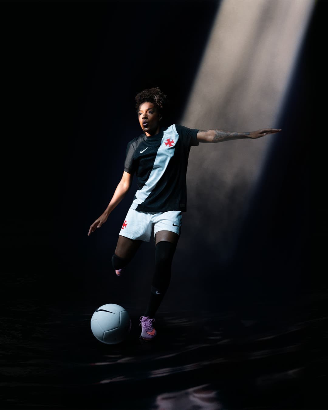 Vasco lança novos uniformes para a temporada 2026 em parceria com a Nike