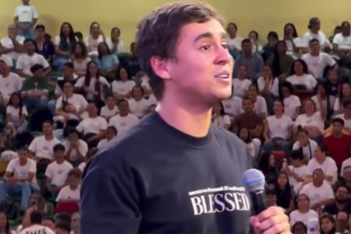 Nikolas Ferreira participa de congresso da Umadego e ministra pregação a jovens em Goiânia