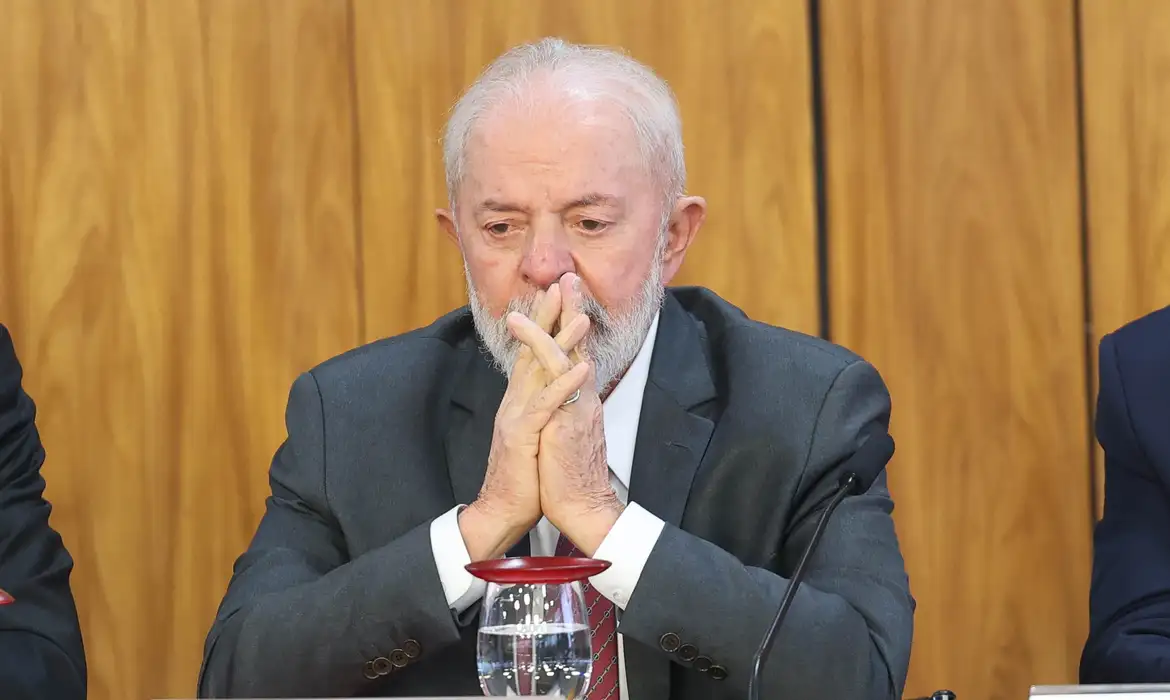 Governo Lula: gastos públicos e juros elevados elevam dívida brasileira para 78,7% do PIB em 2025