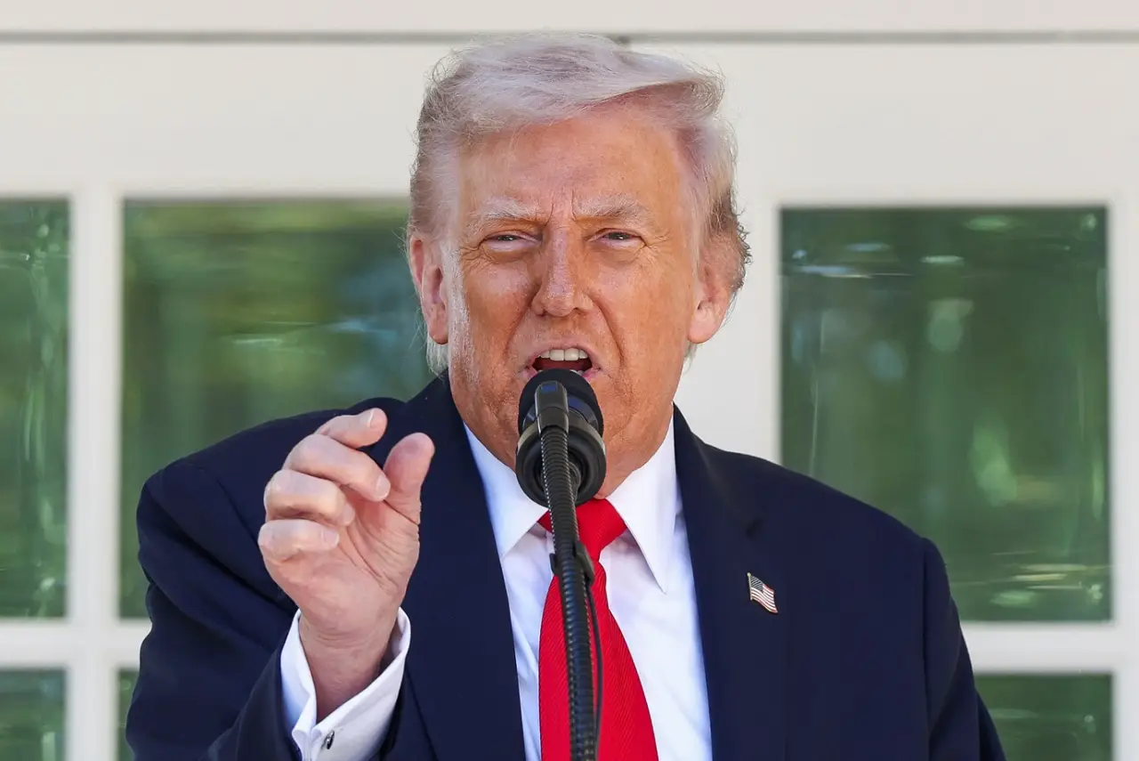Trump ameaça taxar países contrários a plano dos EUA de comprar Groenlândia