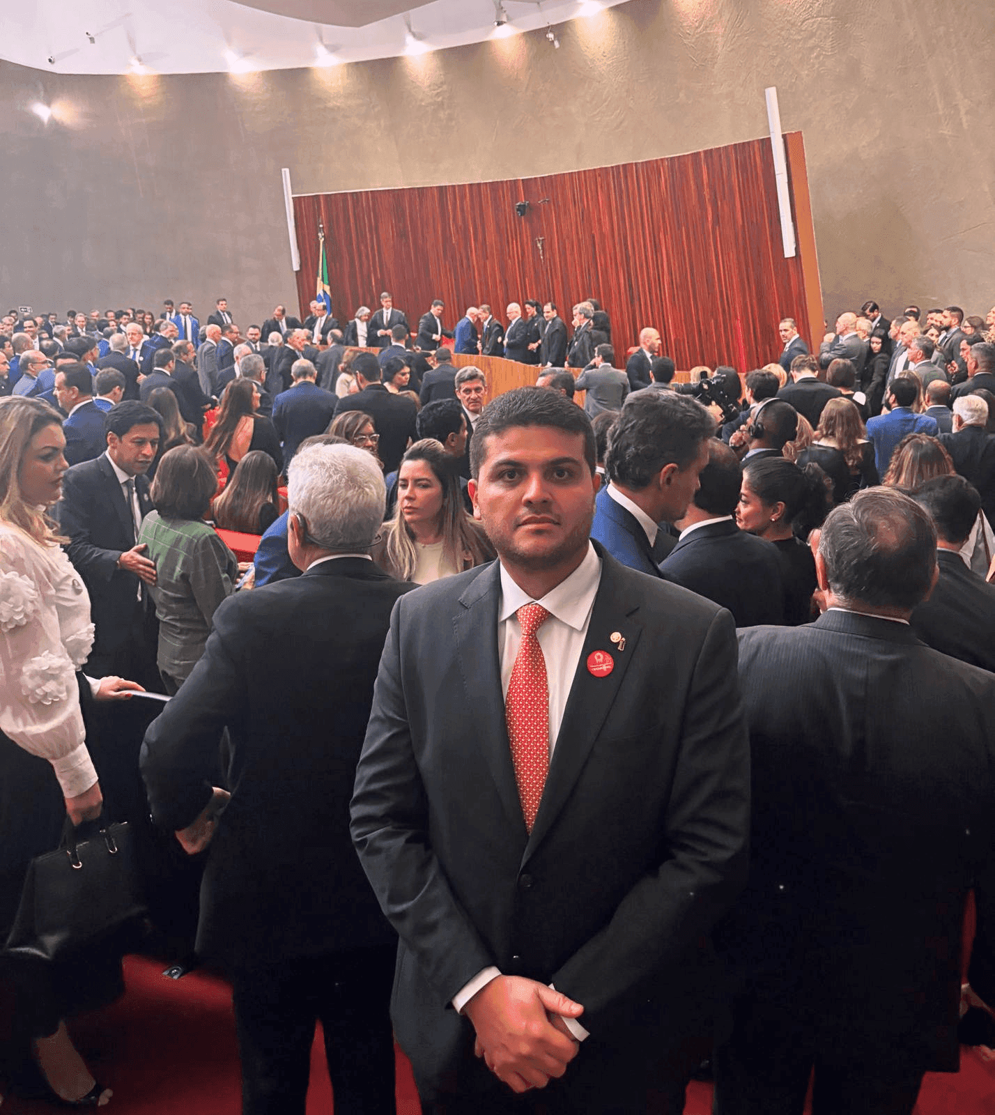 O procurador-geral de Justiça do Ceará, Herbet Santos, participou, nesta terça-feira (12/05), da sessão solene de posse da nova presidência do Tribunal Superior Eleitoral (TSE), em Brasília. Na cerimônia, o ministro Kassio Nunes Marques assumiu a presidên