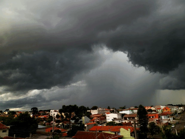 Alerta: Inmet indica chuvas intensas em quase 100 municípios do Ceará até quinta-feira