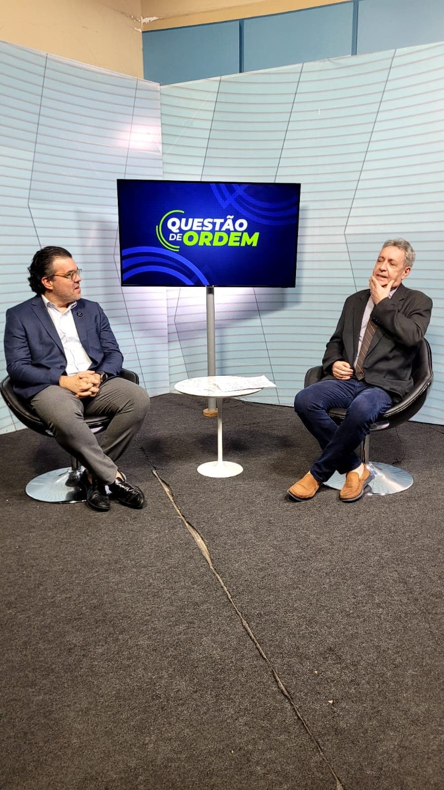 Dr. Érico Diógenes, Urologista pioneiro em cirurgia robótica, participa do programa Questão de Ordem da Alece TV