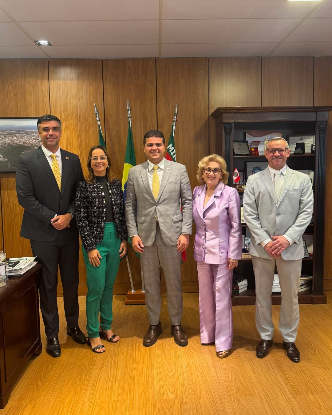 MPCE recebe visita institucional da secretária Socorro França
